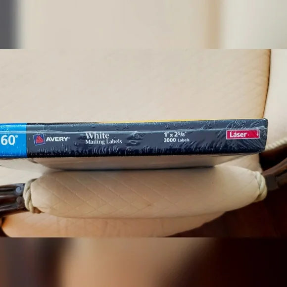 Avery White Mailing Labels Style #5160 - Picture 6 of 6